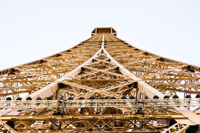 Pourquoi la Tour Eiffel a divisé Paris