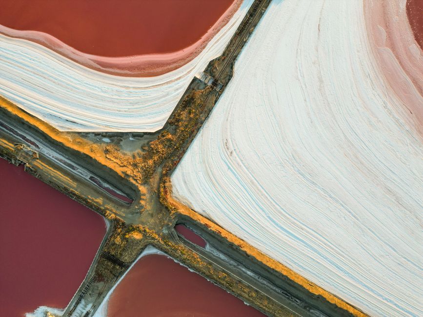 Les marais salants et leurs cristaux colorés