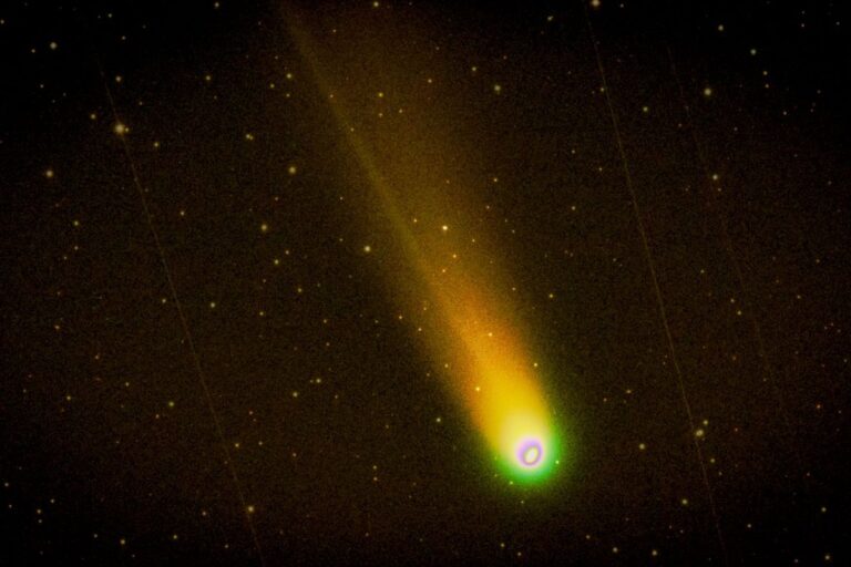Les étranges objets dans l'espace : comètes